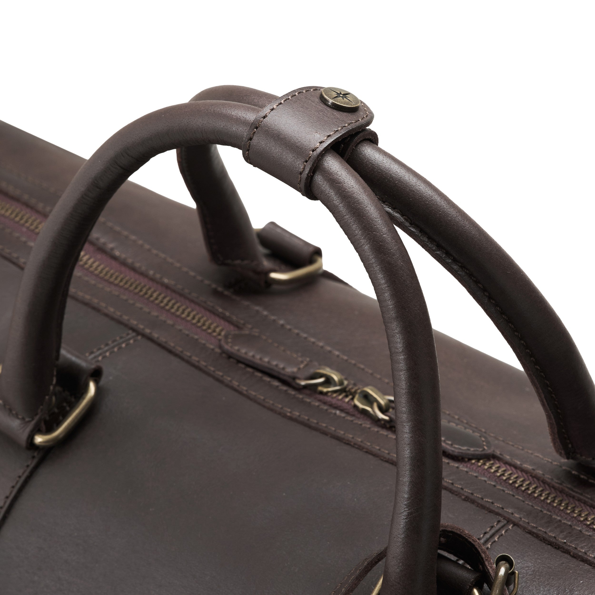 DRAKENSBERG Weekender aus Leder für Herren und Damen in Dunkelbraun – handgefertigte Reisetasche aus Büffelleder - Griffmanschette mit Kompassniete