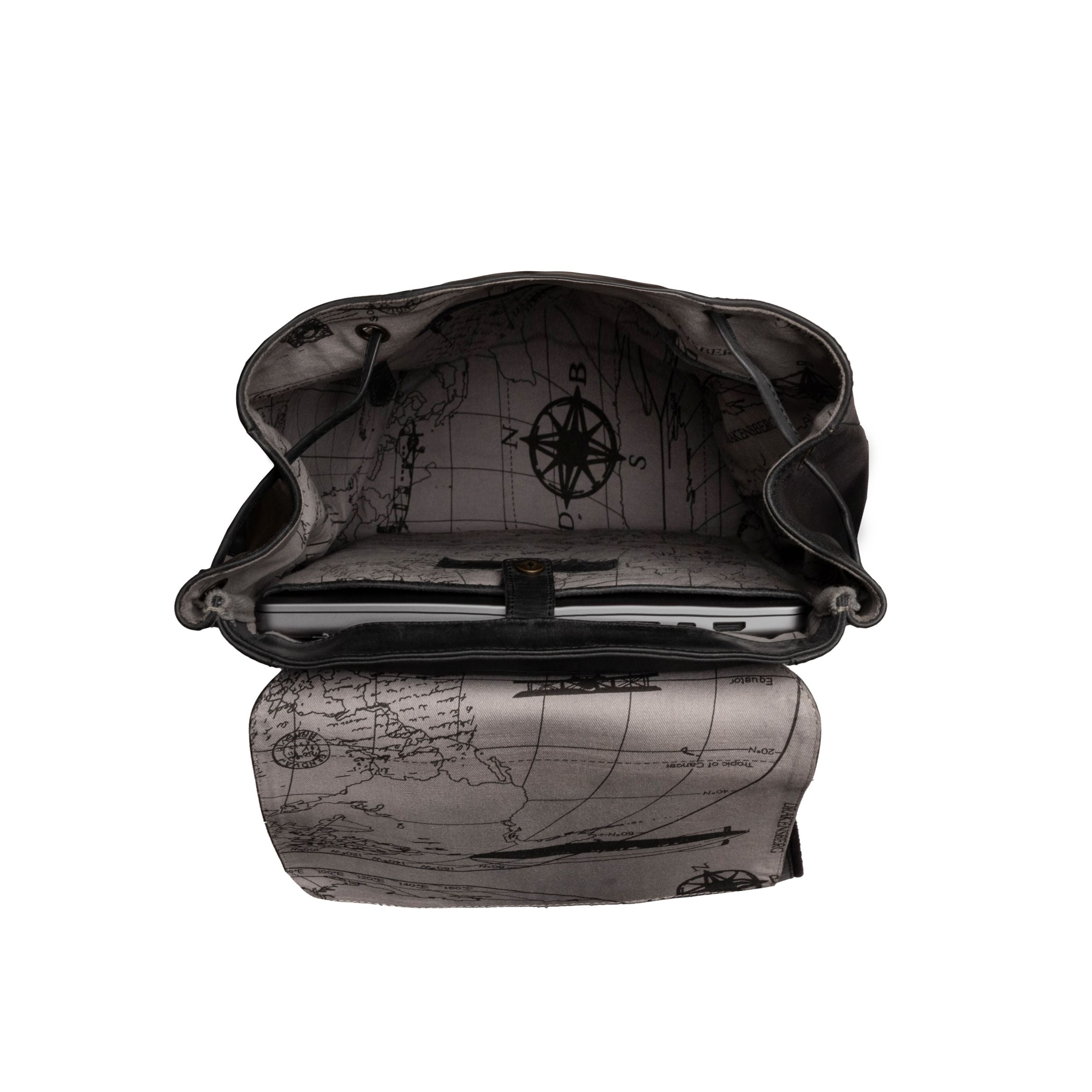 Rucksack Herren Leder Bruce in schwarz von innen mit bedrucktem Innenfutter, viel Stauraum für DIN A4 und 15" Laptop