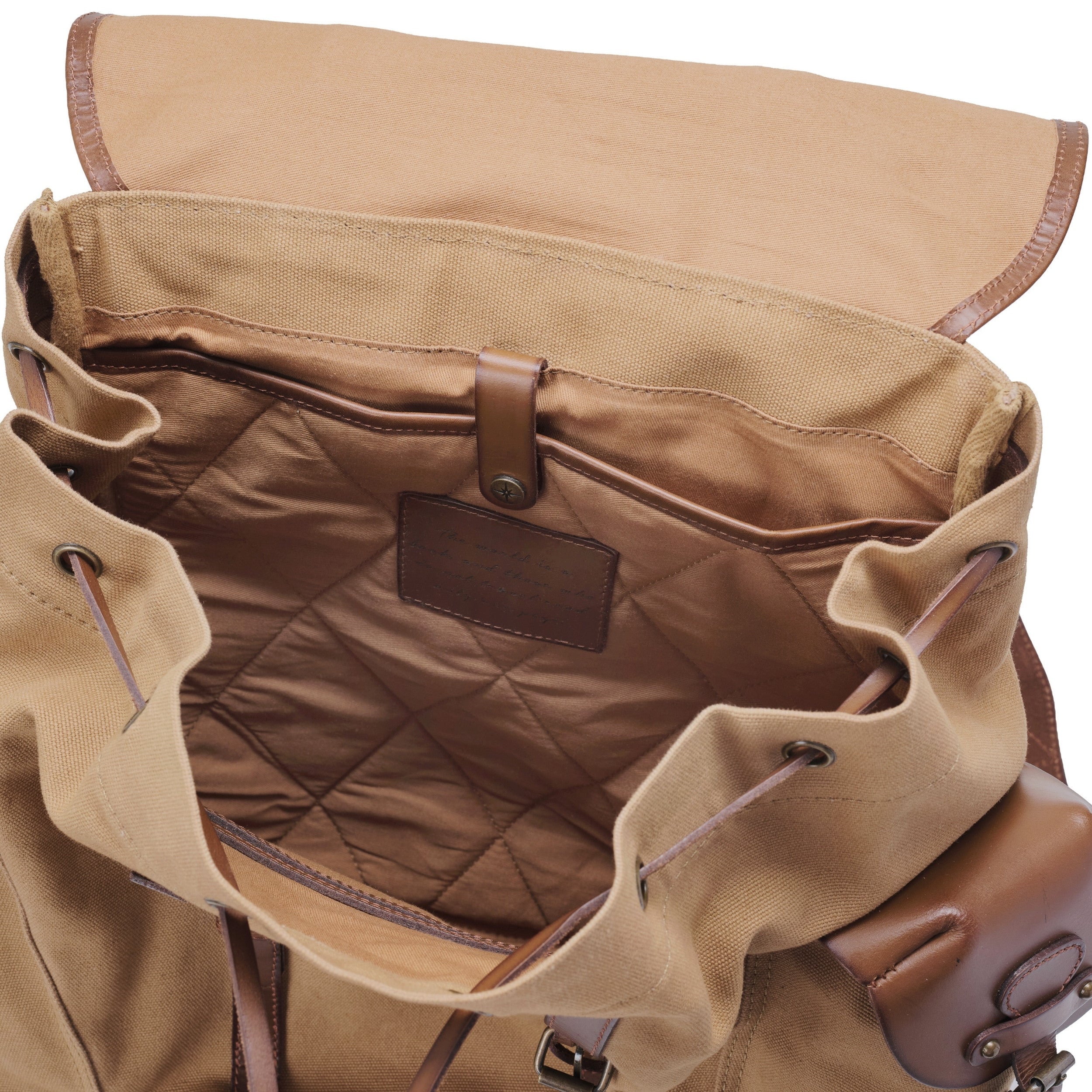 Klassischer Wanderrucksack im alpinen Vintagedesign, Khaki-Beige, Nato, bzw. Retro Bergsteiger Rucksack, handgefertigt aus Baumwoll-Canvas mit Echtleder Elementen, Design-Ikone - Innen Laptopfach