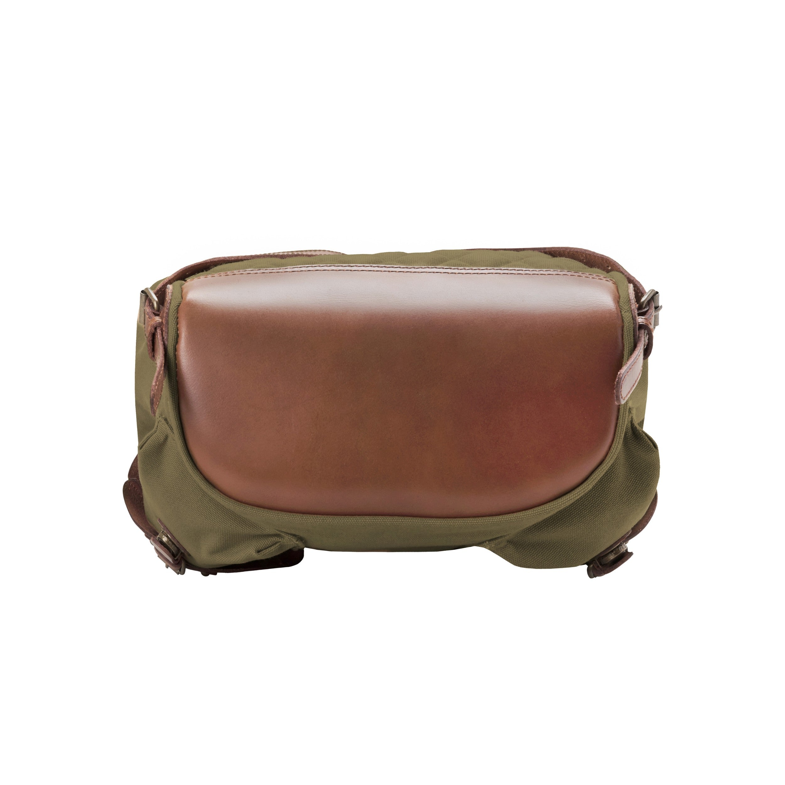 Voll-Leder Boden von Wanderrucksack Henrietta in Olivegrün für Damen aus Canvas und Büffelleder. Viele handwerkliche Details machen den Rucksack zu einem Meisterwerk.