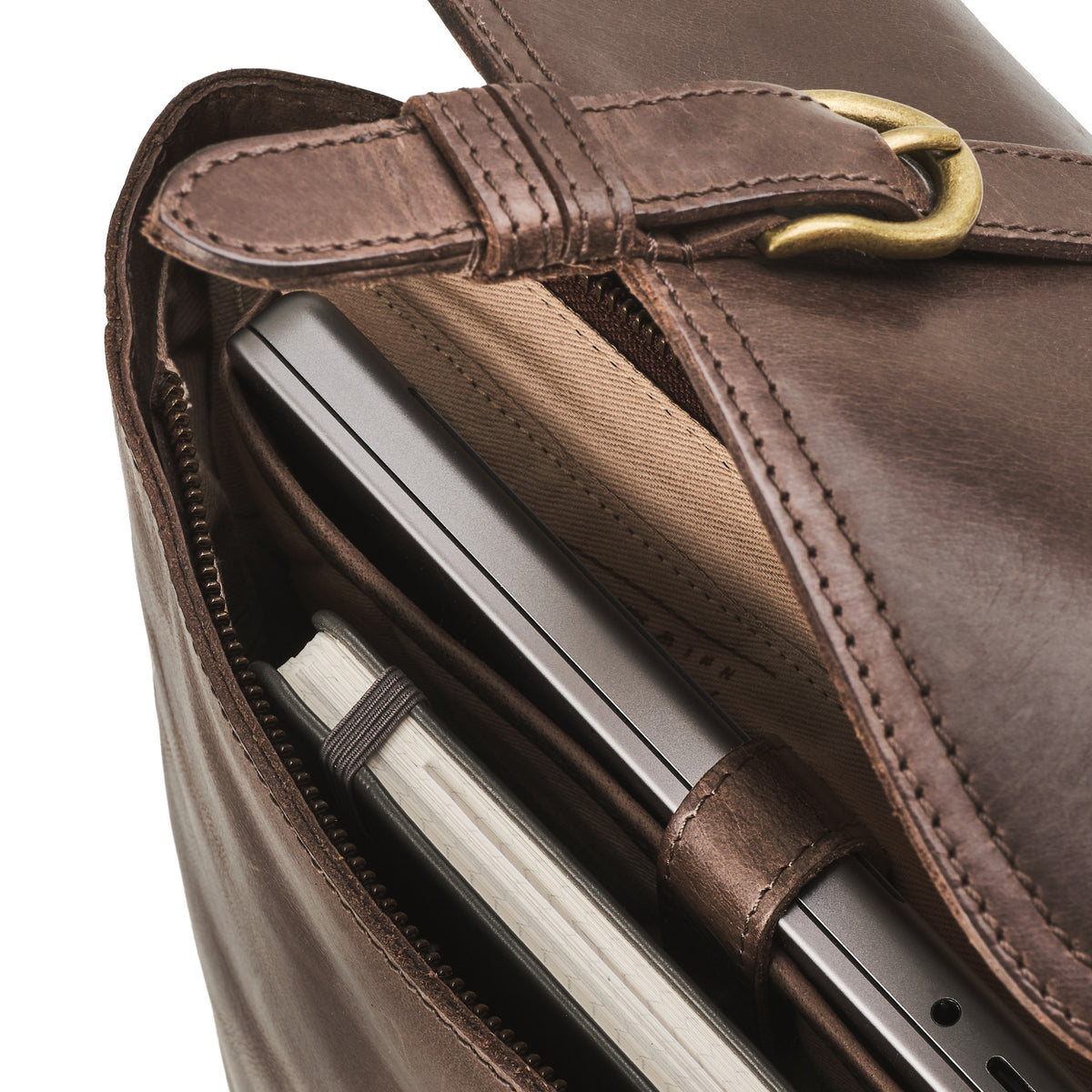 Sac à dos en cuir Tara Brun Café – détail du compartiment pour ordinateur