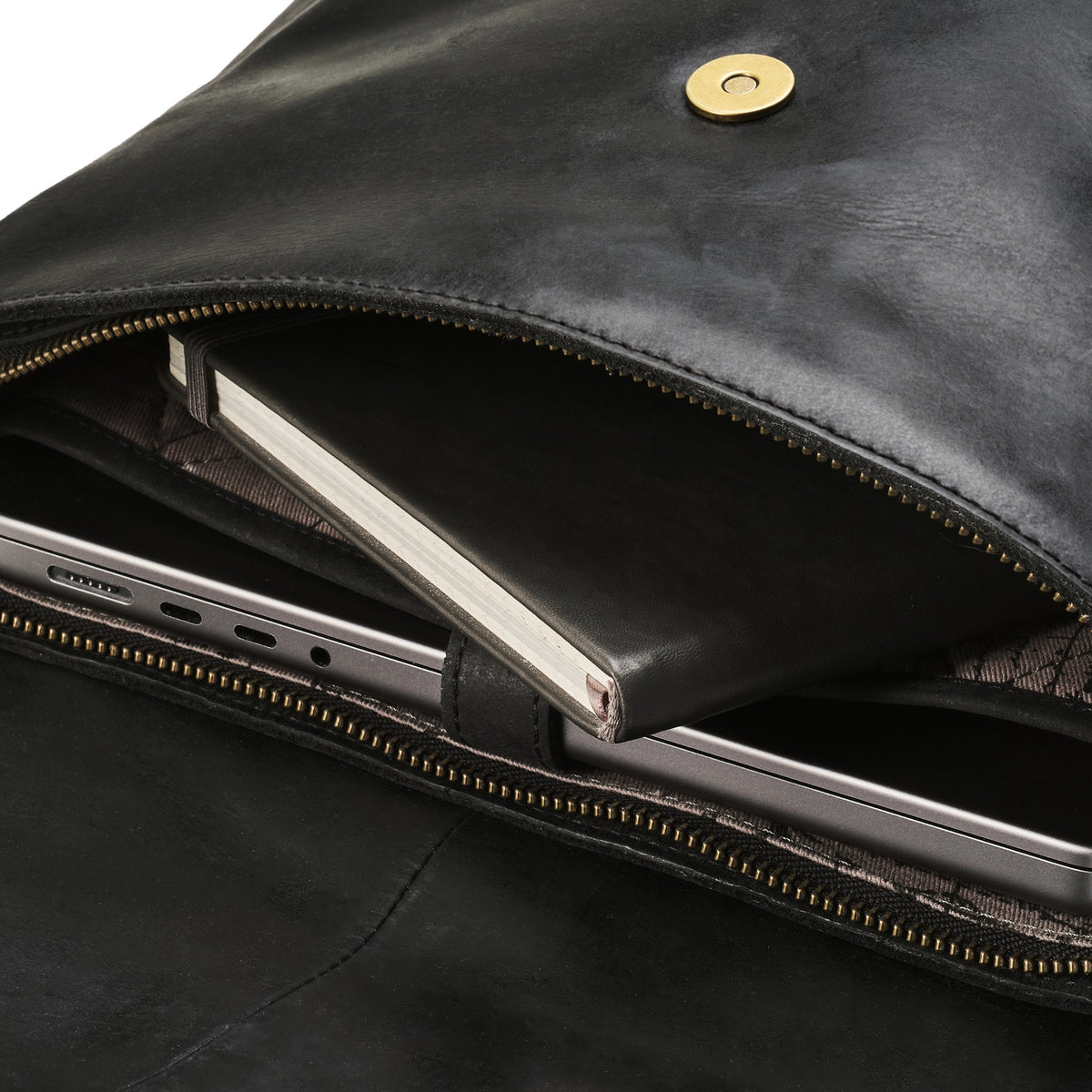 Sac à dos en cuir Tara Noir Vintage – compartiment pour ordinateur ouvert et intérieur