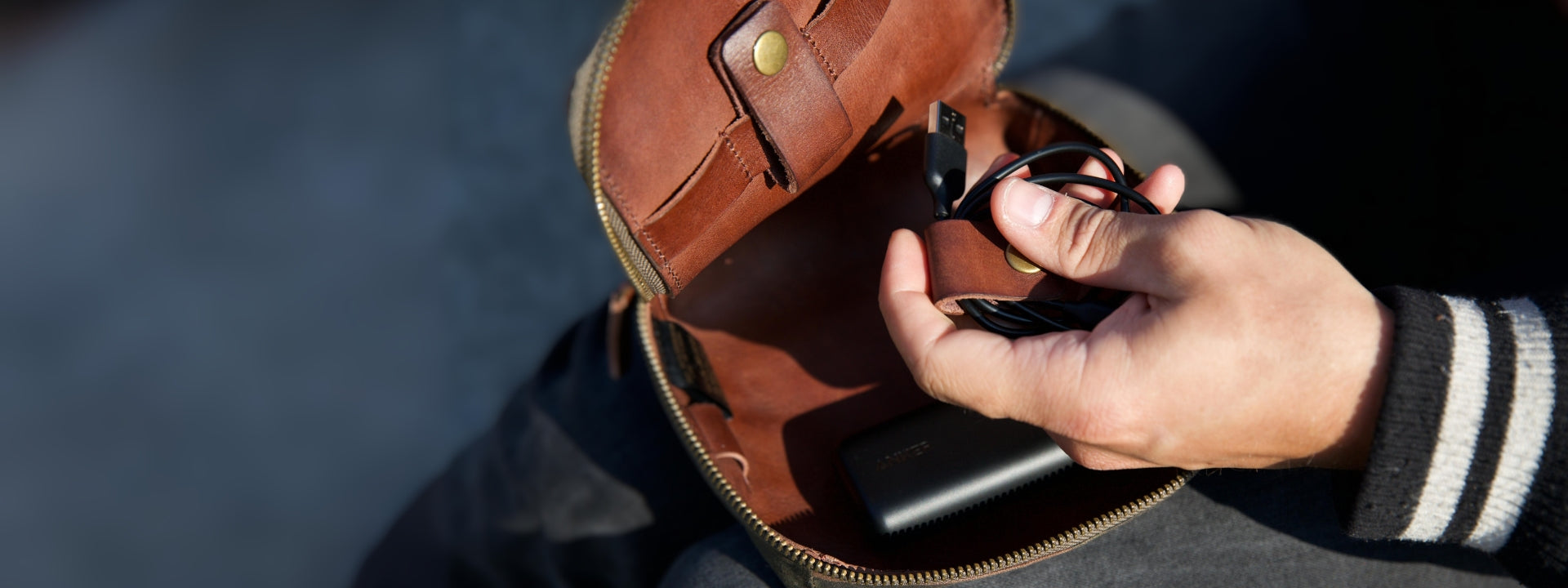 Leder Kabeltaschen und Reise-Kabel-Organizer, hochwertig und elegant, organisiert Laderäte und elektronisches Zubehör - nachhaltig handgemacht - 16-9