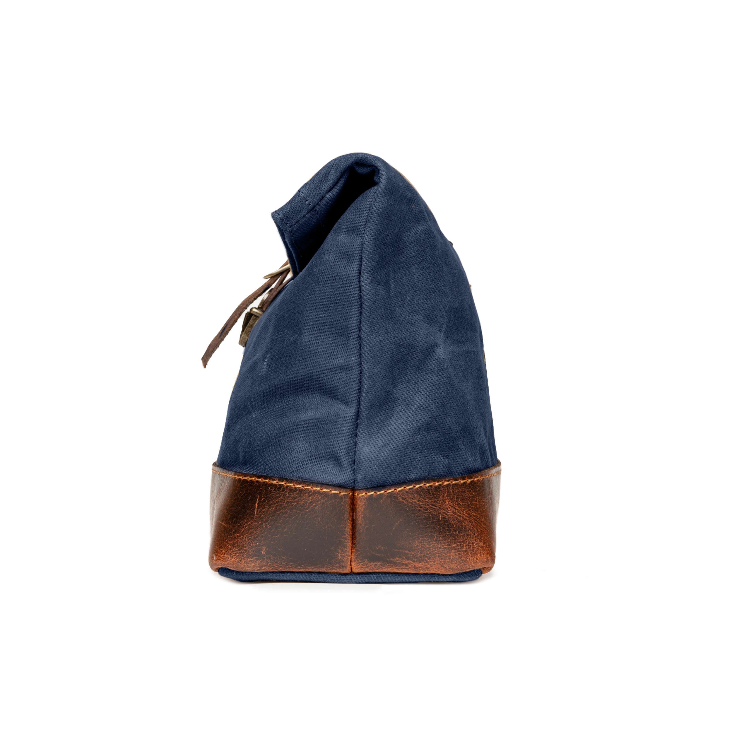 DR00656 - Foldtop Kulturbeutel »Otis« Outdoor, gewachstes Canvas, Leder | Ozean-Blau, Seitenansicht
