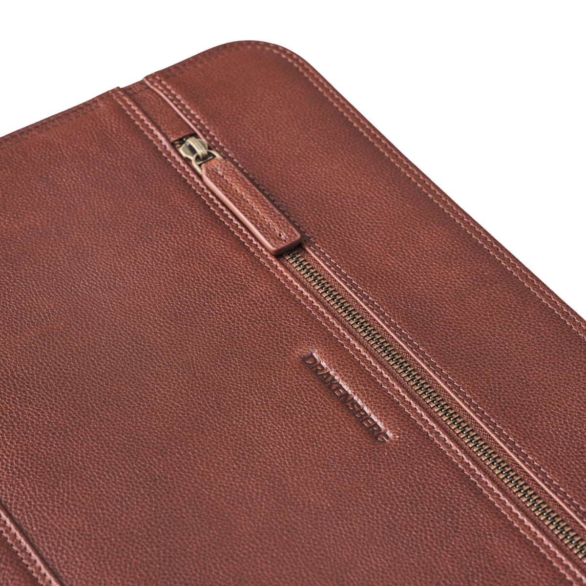 Fermeture YKK et texture du cuir du conférencier Flavio Marron châtaigne