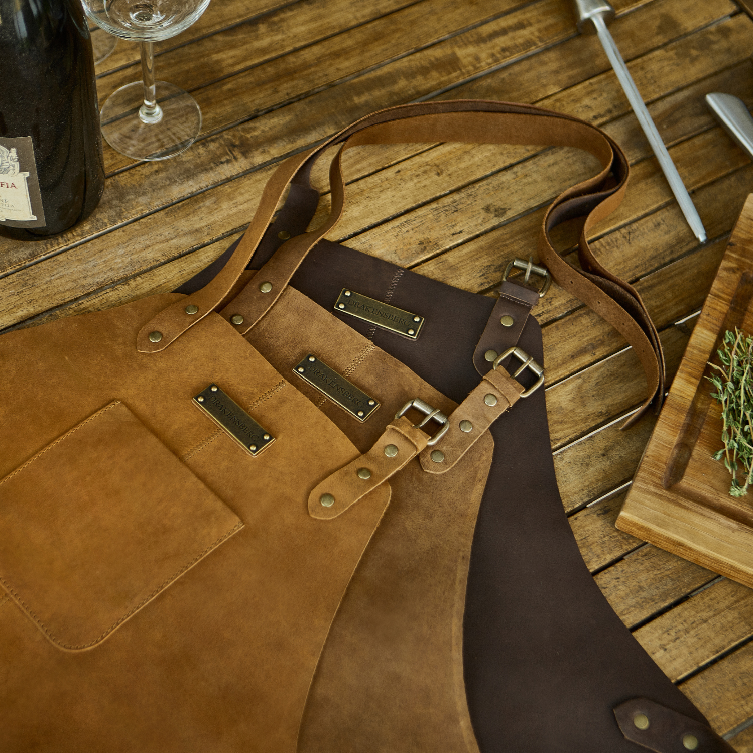 Leder Grillschürzen von DRAKENSBERG - handgemacht aus Büffelleder für Grillmeister und Lehrlinge