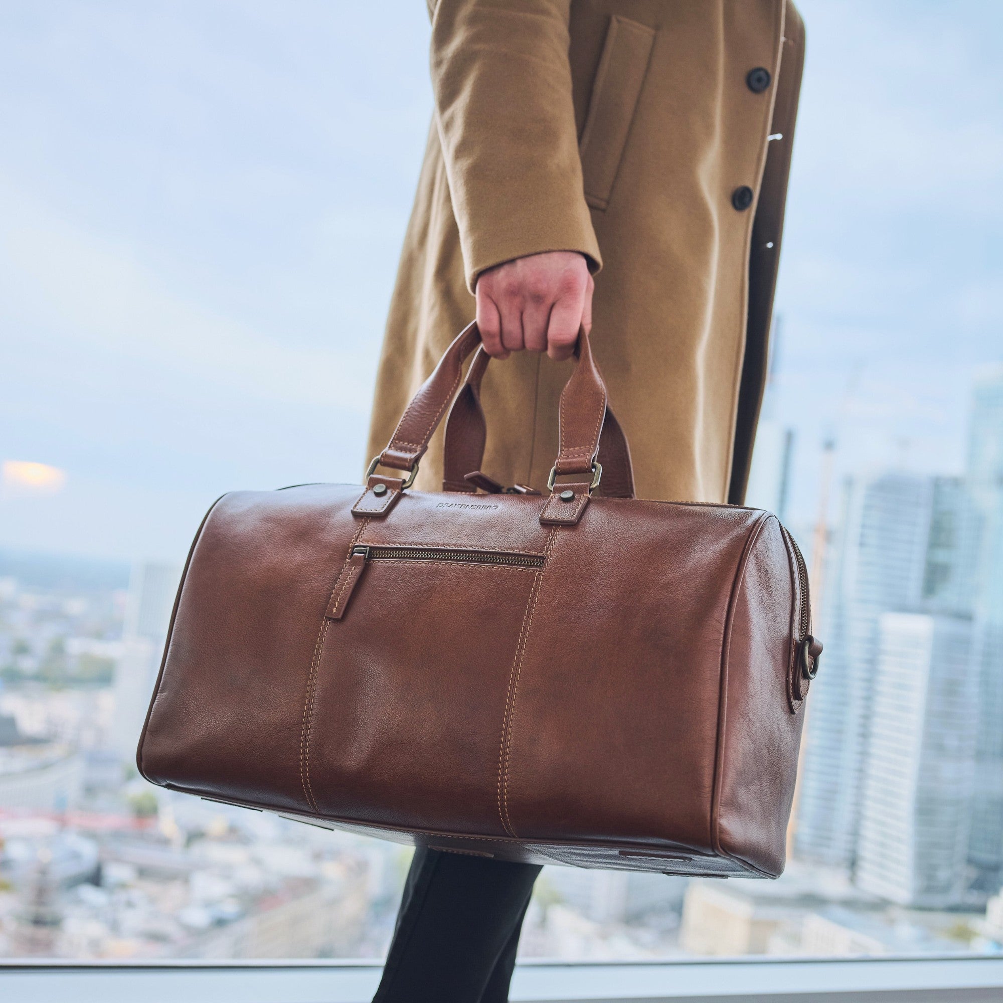 Handgemachte Leder Weekender für Damen und Herren, nachhaltig und fair - Navi-Banner