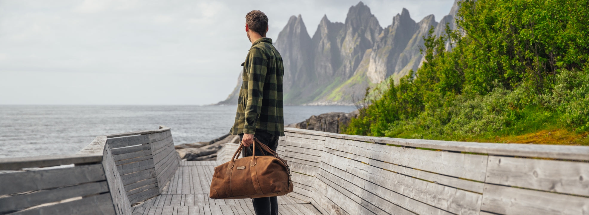 Hochwertige Reisetaschen von DRAKENSBERG - Zeitlose Klassiker, handgemacht und nachhaltig - 16-9