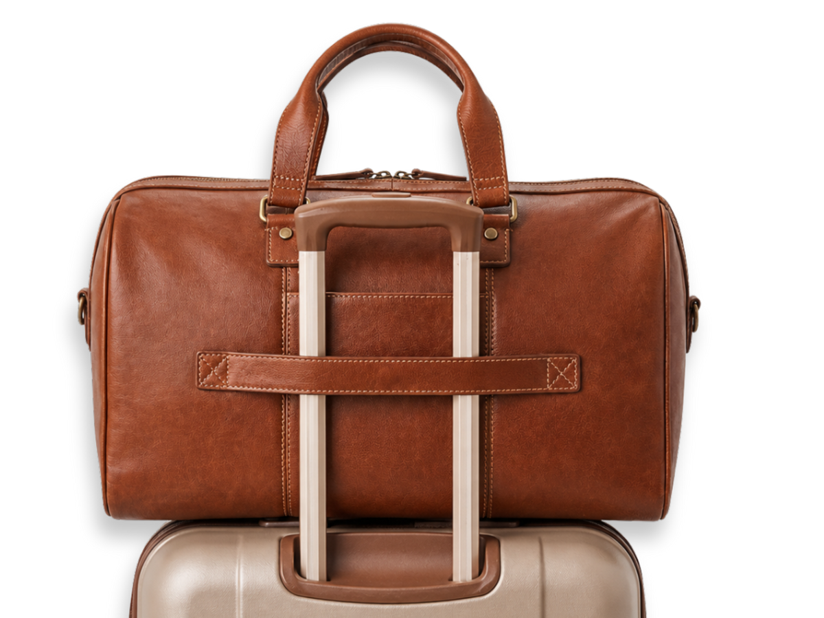 Weekender Romeo mit Trolley-Aufstecklasche am Koffer