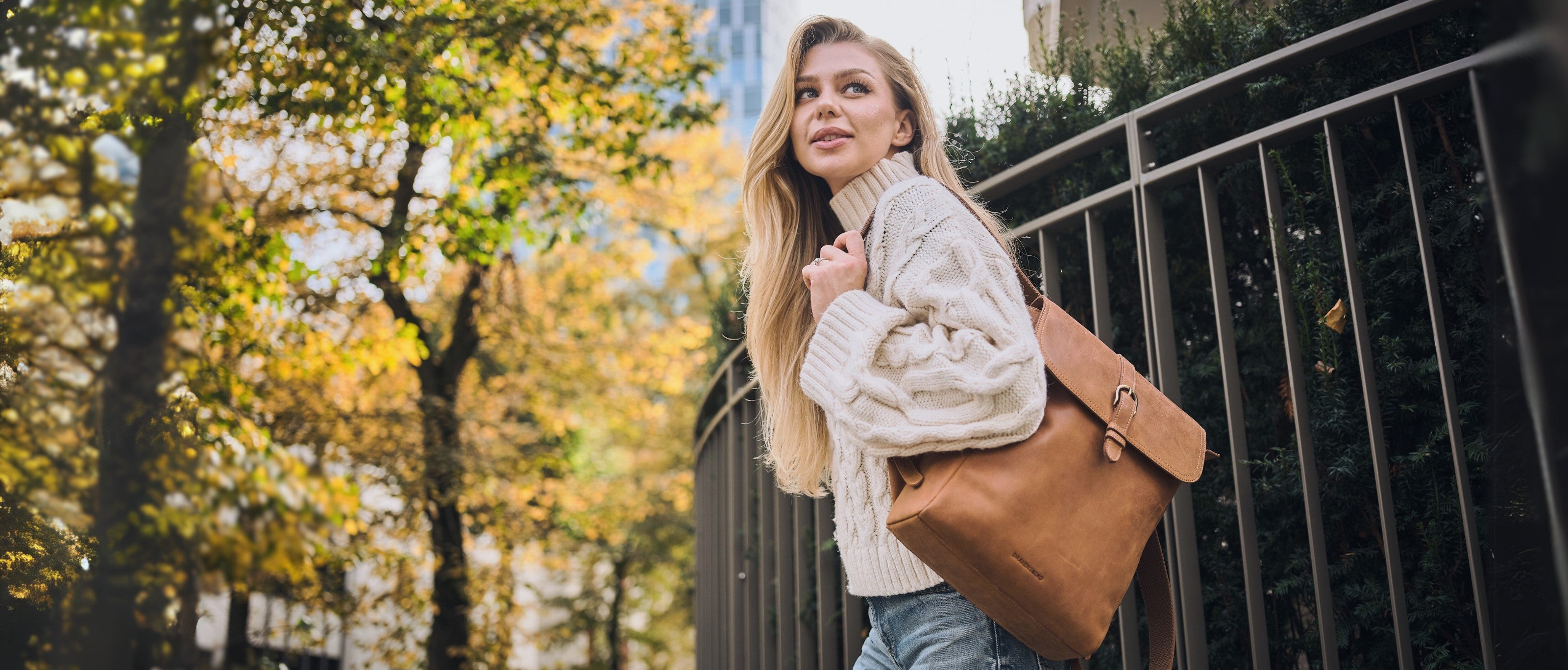 Hochwertige Damen Rucksäcke von DRAKENSBERG - modische und stilvolle Tagesrucksäcke und praktische Begleiter bei der Arbeit, Reise, Uni und Freizeit - 16-9
