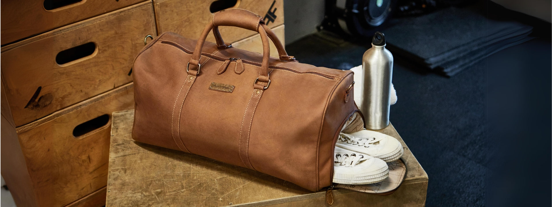 Sportaschen aus Leder von DRAKENSBERG - stylisch und chic ins Gym - Praktische Taschen für das Fitnessstudio - 16-9