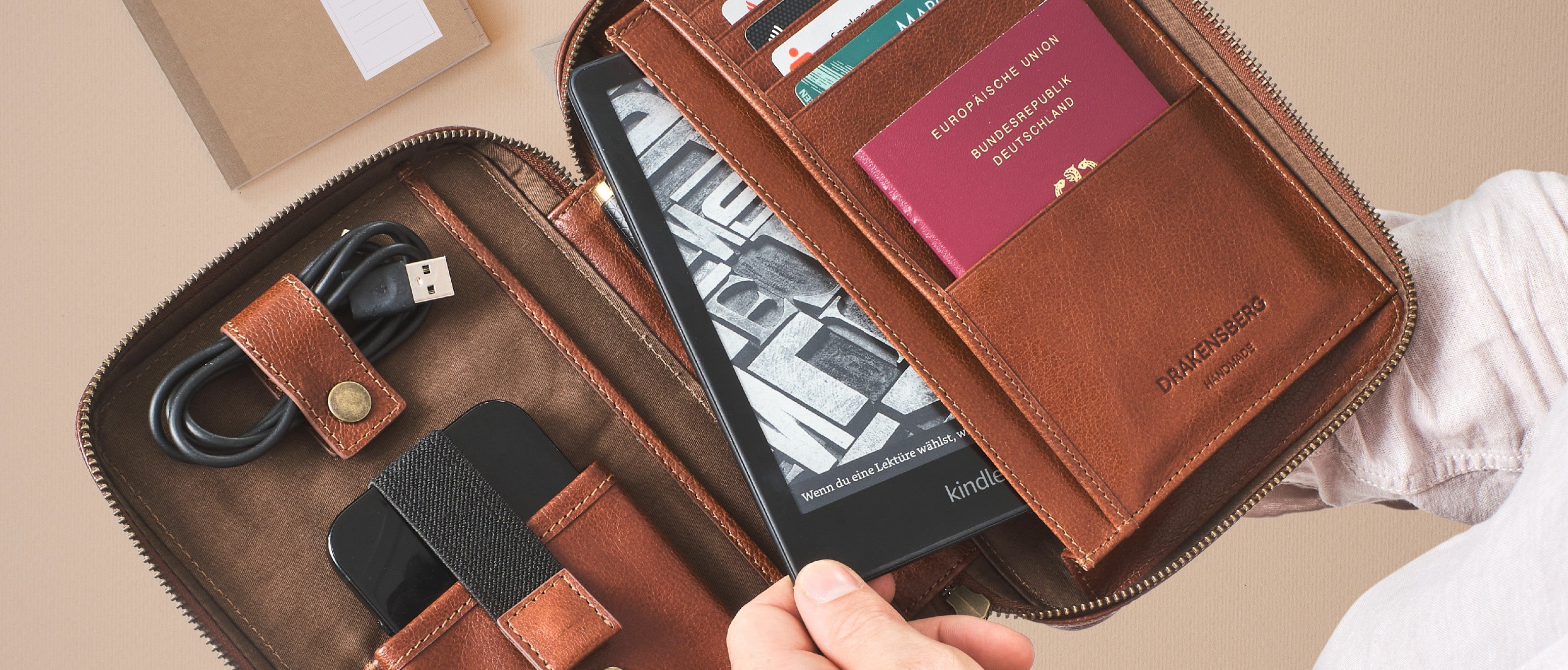 Reise-Organizer, Technik-Etuis und Aufbewahrung und Organizer für elektronisches Zubehör auf Reisen aus hochwertigem Leder, nachhaltig handgemacht - 16-9