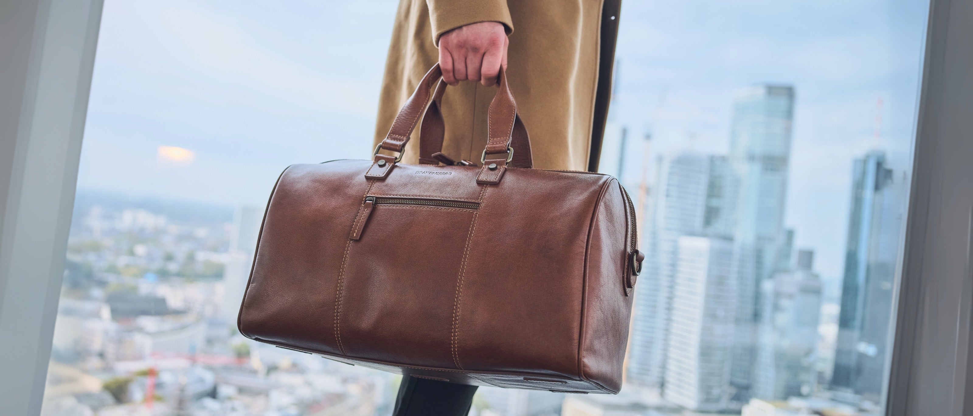 Hochwertige Leder Reisetaschen Weekender von DRAKENSBERG - elegante und luxuriöse Reisebegleiter handgemacht aus der Manufaktur - pano