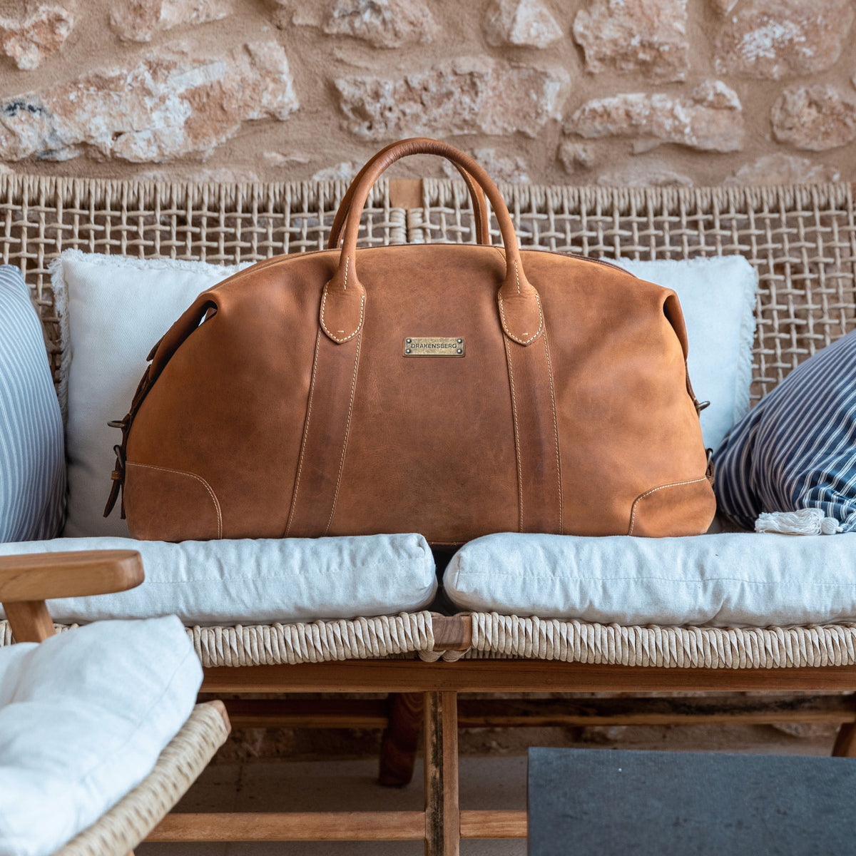 Großer Leder-Weekender David in Cognac-Braun – Stillleben