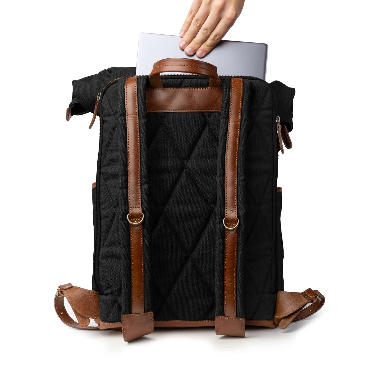 Sac à dos ordinateur Arthur en toile et cuir Noir – ordinateur glissé dans l’ouverture zippée arrière