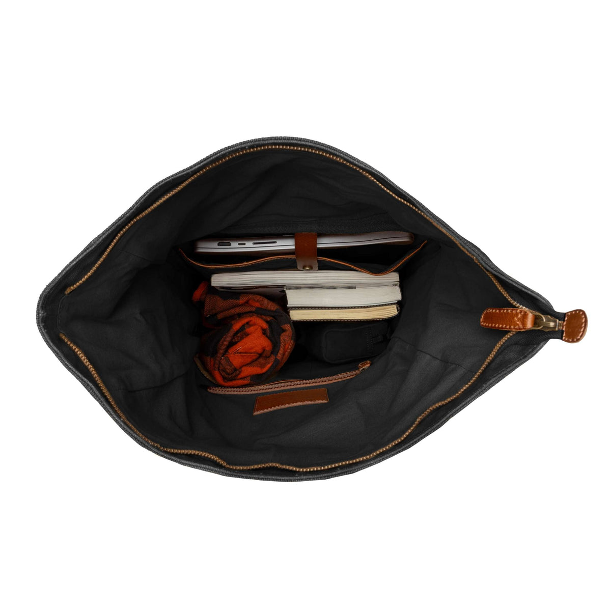 Sac à dos ordinateur Arthur en toile et cuir Noir – vue du dessus du compartiment principal rempli