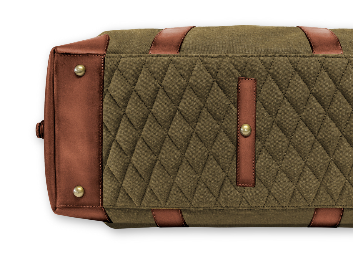 Weekender David (60) aus Baumwoll-Canvas mit Leder - Bodenperspektive - mit Rautensteppmuster und Polsterung