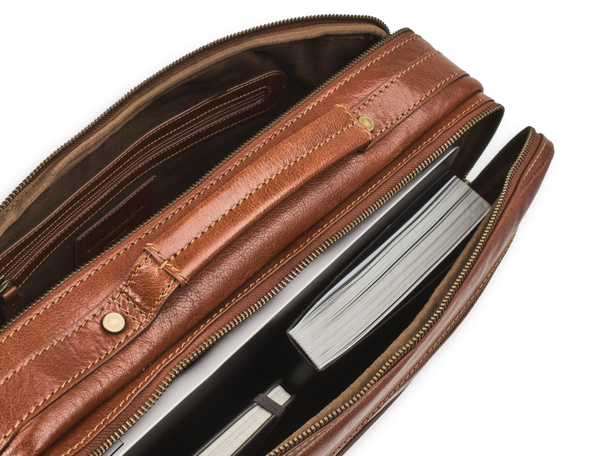 Geöffnetes separates Laptopfach der Aktentasche Silvio mit Laptop und Unterlagen