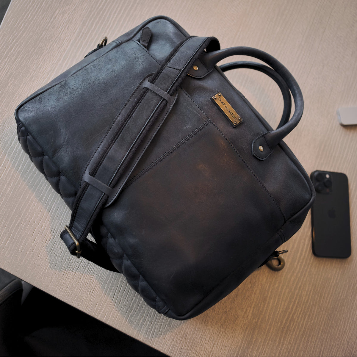 Hugo leather briefcase in Vintage Black – with detachable shoulder strap