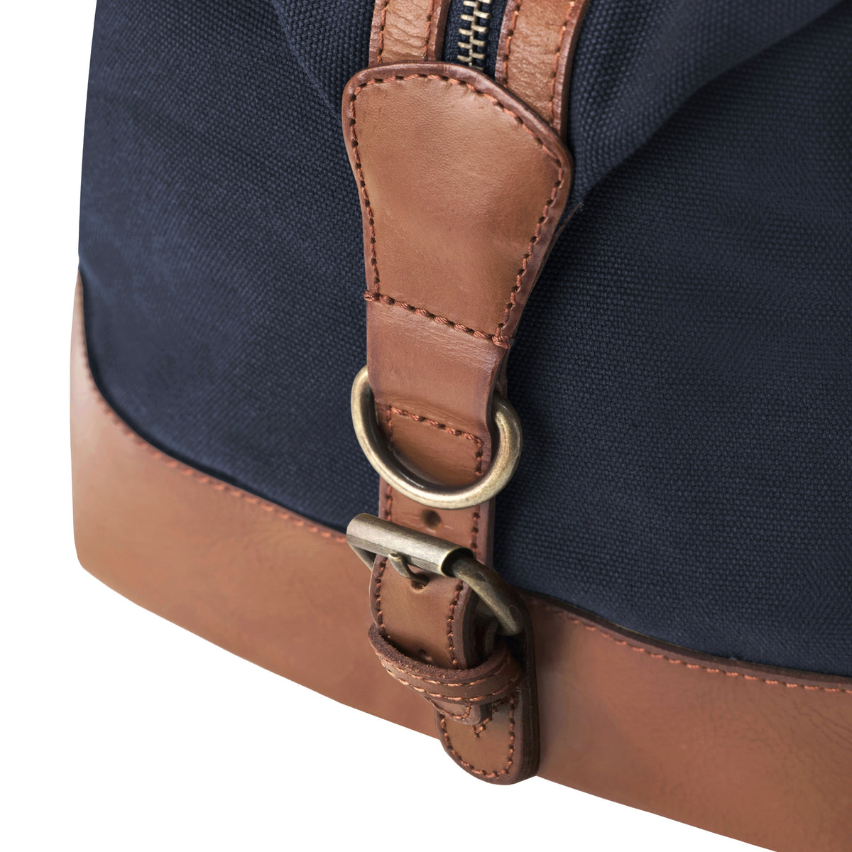 Compact David weekender in canvas and leather in Navy Blue – detail of the leather reinforcement