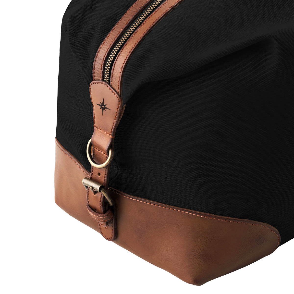 Large David weekender in canvas and leather in Black – detail of the leather reinforcement