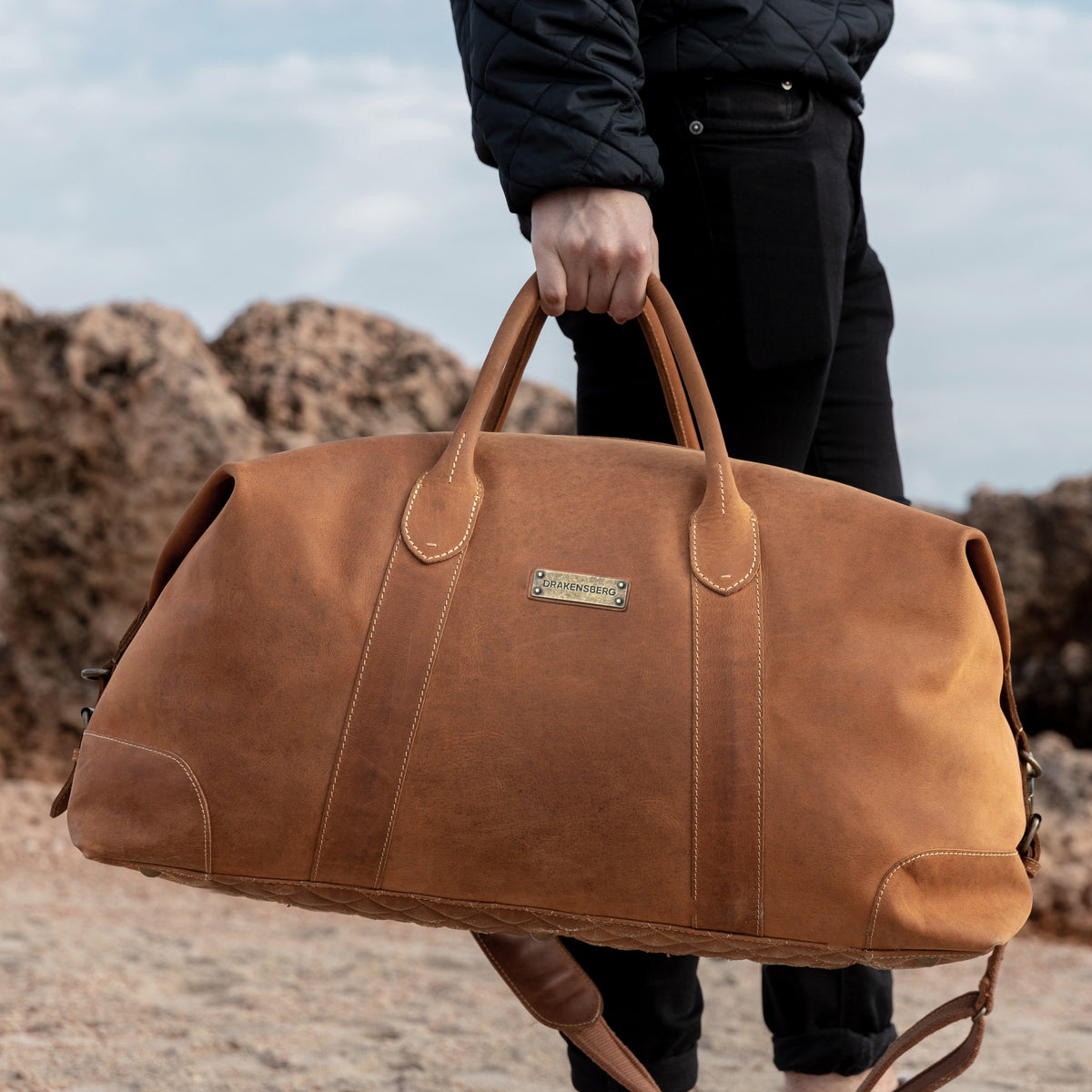 Großer Leder-Weekender David in Cognac-Braun – Bodenansicht mit Diamond-Stitch